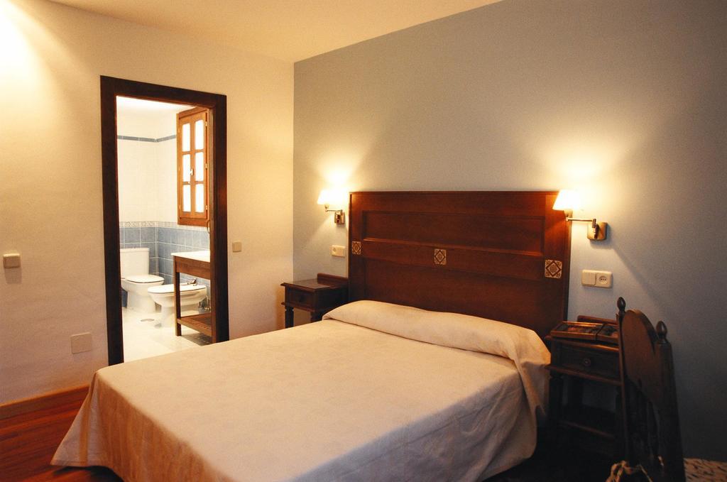 Casa De Aldea La Pumariega Hotel Caces ภายนอก รูปภาพ