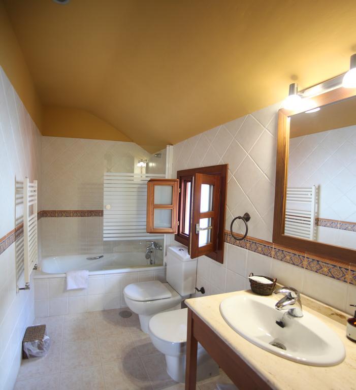 Casa De Aldea La Pumariega Hotel Caces ภายนอก รูปภาพ
