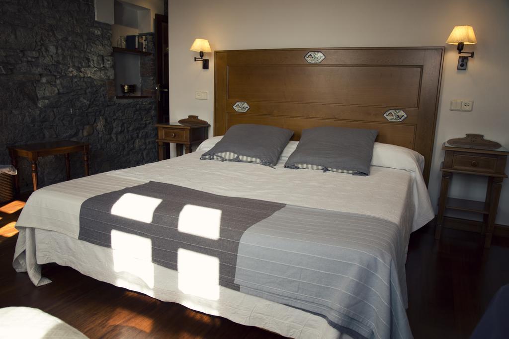 Casa De Aldea La Pumariega Hotel Caces ภายนอก รูปภาพ