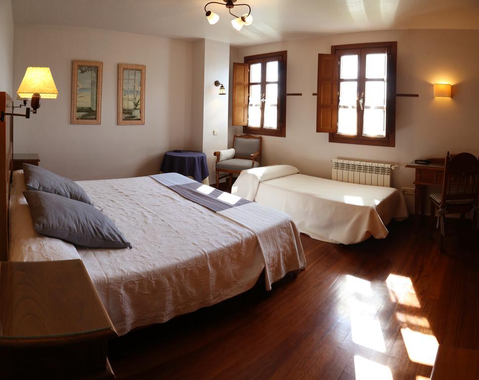 Casa De Aldea La Pumariega Hotel Caces ภายนอก รูปภาพ